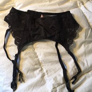 Garter belt